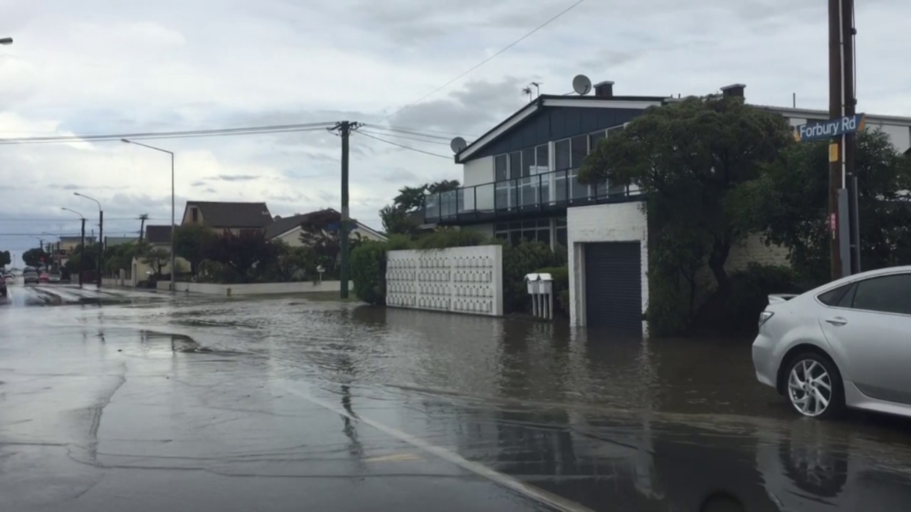 Weather bomb stops Dunedin mid afternoon