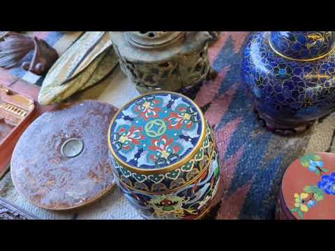 中國古陶磁器 Antique Appreciation]Blue-and-white Vase with Flowar and