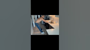 Spine Decompression in 30 seconds ! Relax 😌 your arms when you do it !