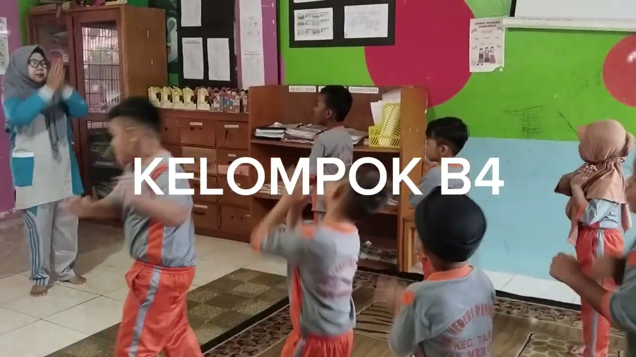 Olah raga bersama ibu guru dikelas