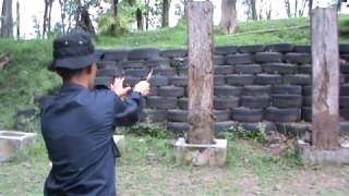 Latihan melempar pisau KOPASSUS Komando Pasukan Khusus TNI AD [Pelatihan Kesamaptaan]