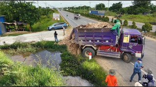 Be Carefully Started New project!Corner Road ByTruck5T Loading Soil,Fast Action DozerD31 PushingSoil