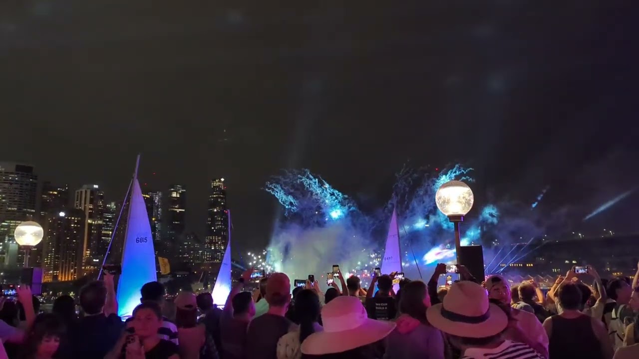 Fireworks in Sydney Harbor 🎆🎆