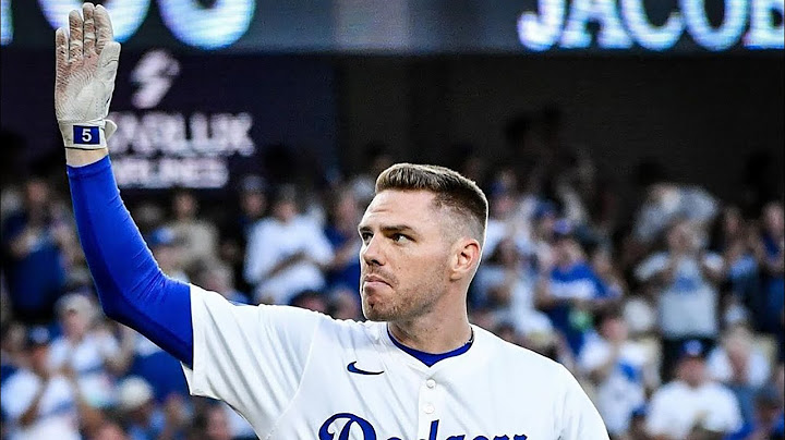 Freddie Freeman gets huge ovation after son's health scare sidelines him for multiple Dodgers games