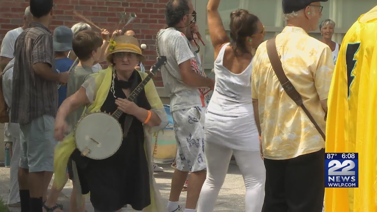 Stearns Square Springfield Springfield celebrates Jazz Festival in Stearns Square - YouTube