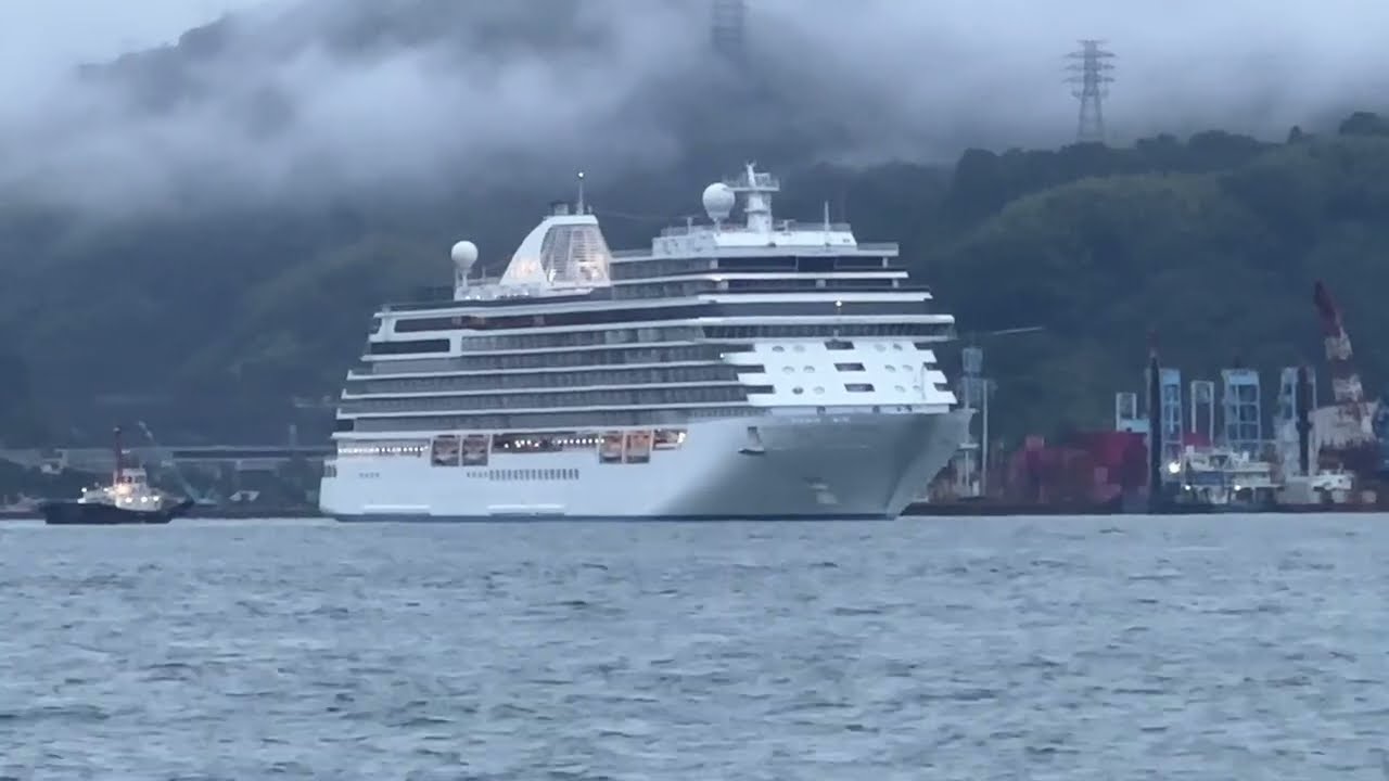 外国客船「セブンシーズ・エクスプローラー」、清水港、W旋回シーンを高速再生