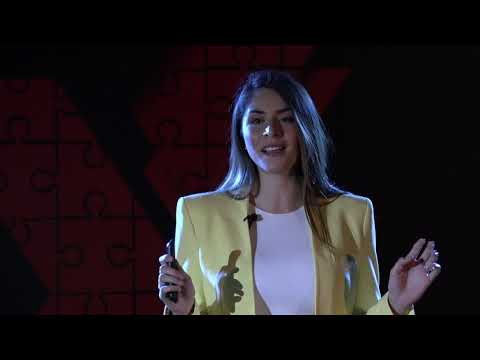 El poder de estar desnudos  | Linda Soltero | TEDxUPAEP
