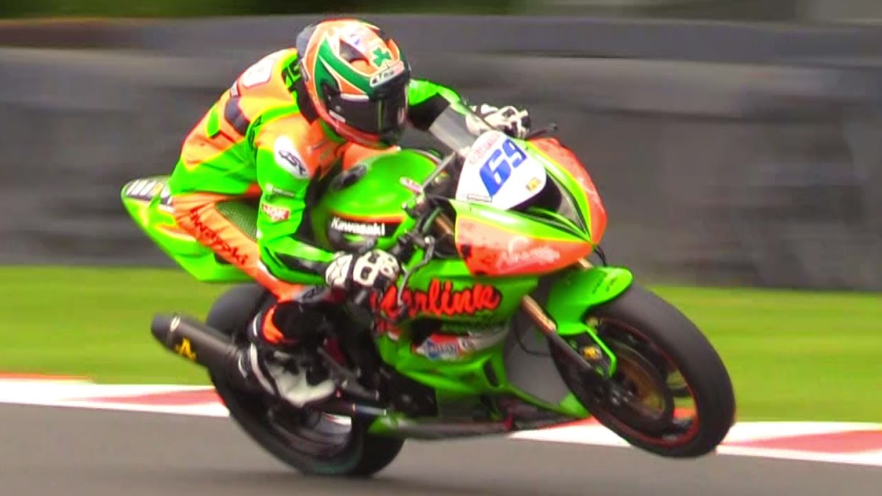 British Supersport Racing Screaming around Oulton Park (Close Shots ...