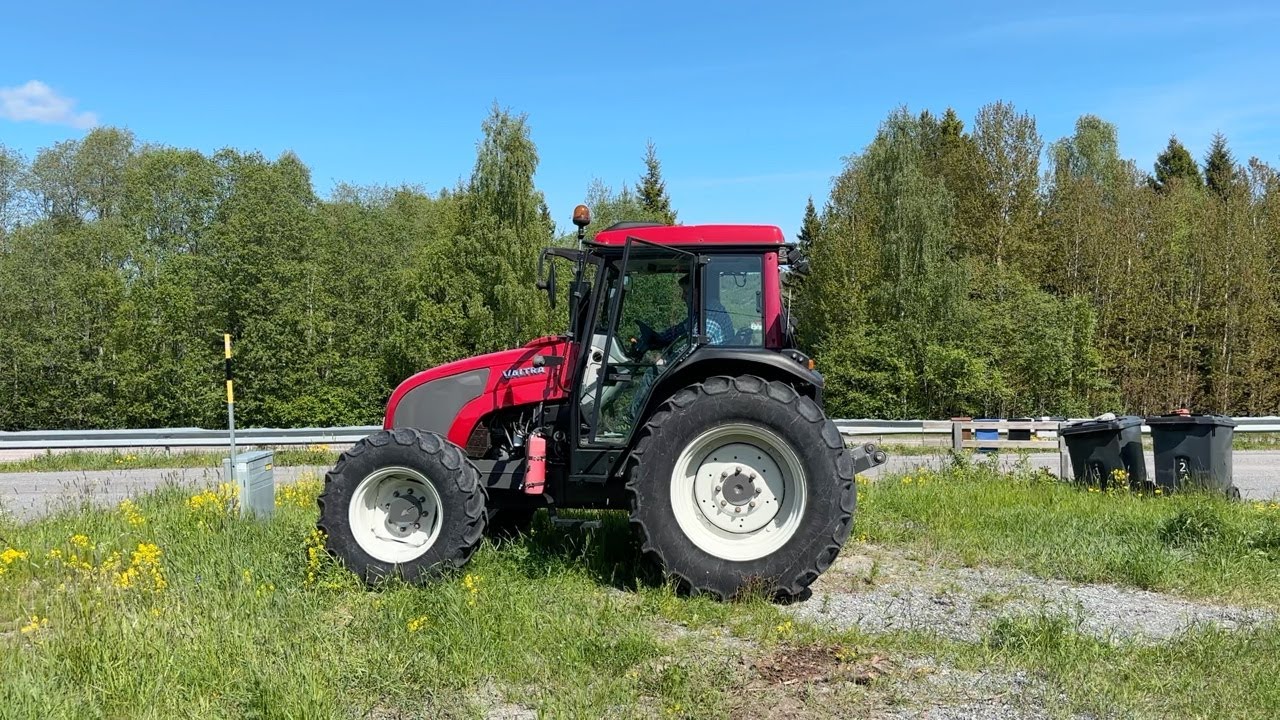 Köp Traktor Valtra A93 på Klaravik