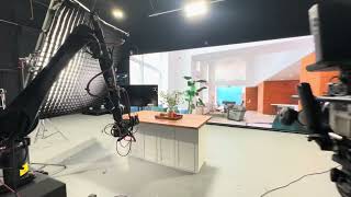 A great demo of the robot arm + spatial scanner + LED Wall…