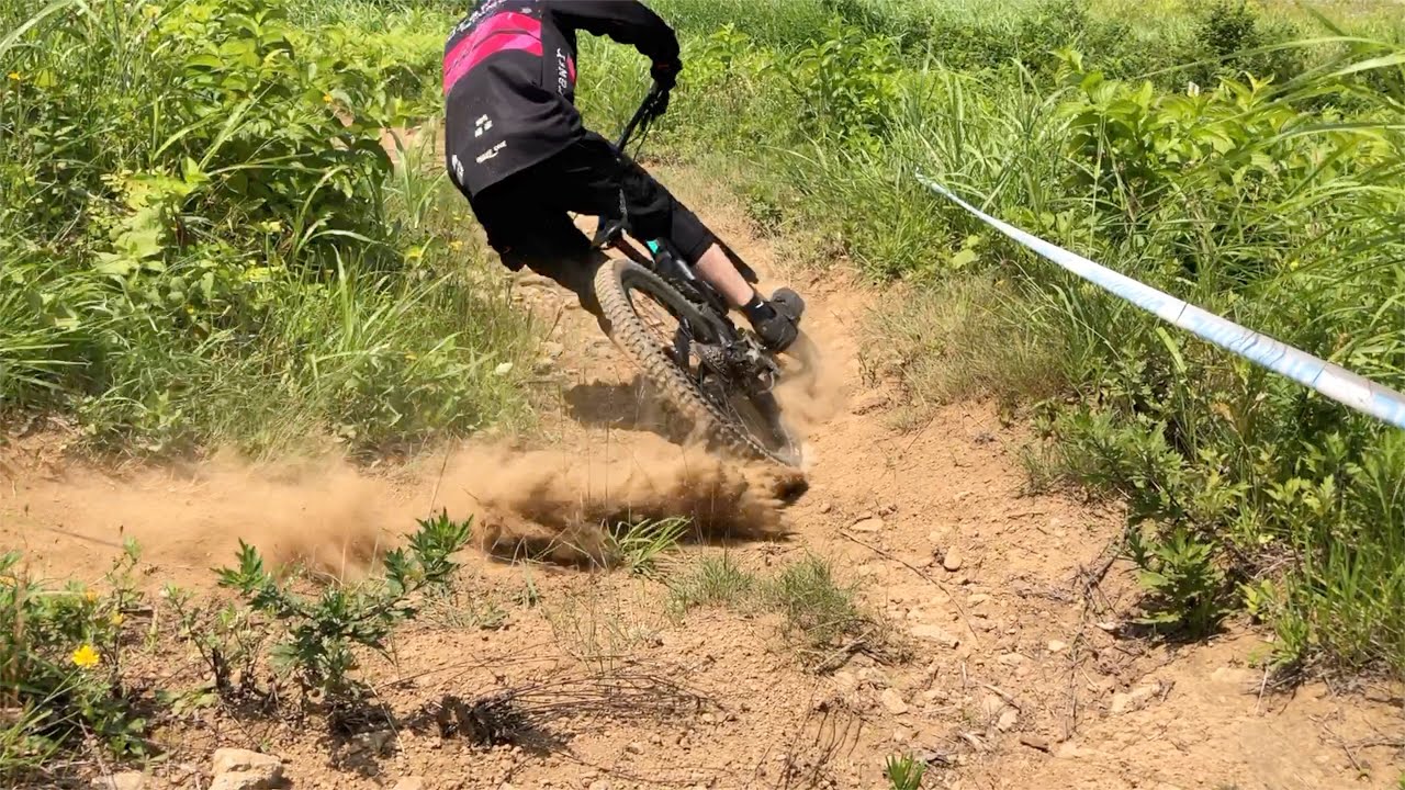 Japan's Most UNDERRATED Bike Park! 野沢温泉MTBパークエディット🤘🏼 - Nozawa Onsen MTB Park Shredit 🤝  [4K]