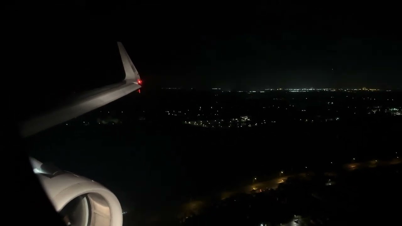 GUSTY | American Airlines A321 Late Night Jacksonville Landing (JAX/KJAX)