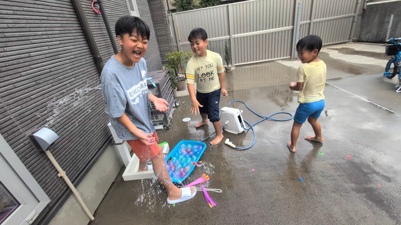 (前編)水風船で遊んでお昼ご飯はバーベキュー三兄弟　#2169