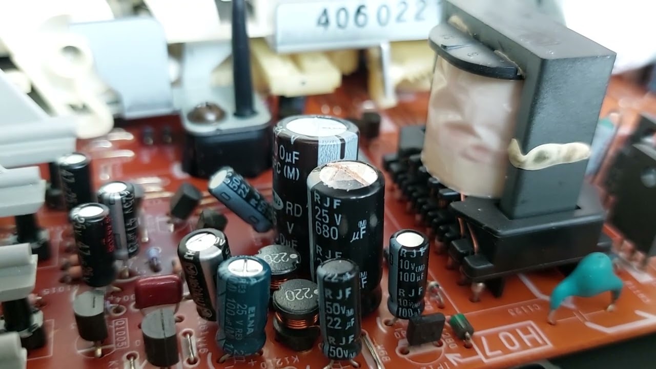 Ремонт блока управления видеомагнитофона Repair of the VCR control unit