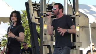 Scott Weiland &amp; The Wildabouts - Way She Moves River City Rockfest San Antonio, Tx. 5/24/15
