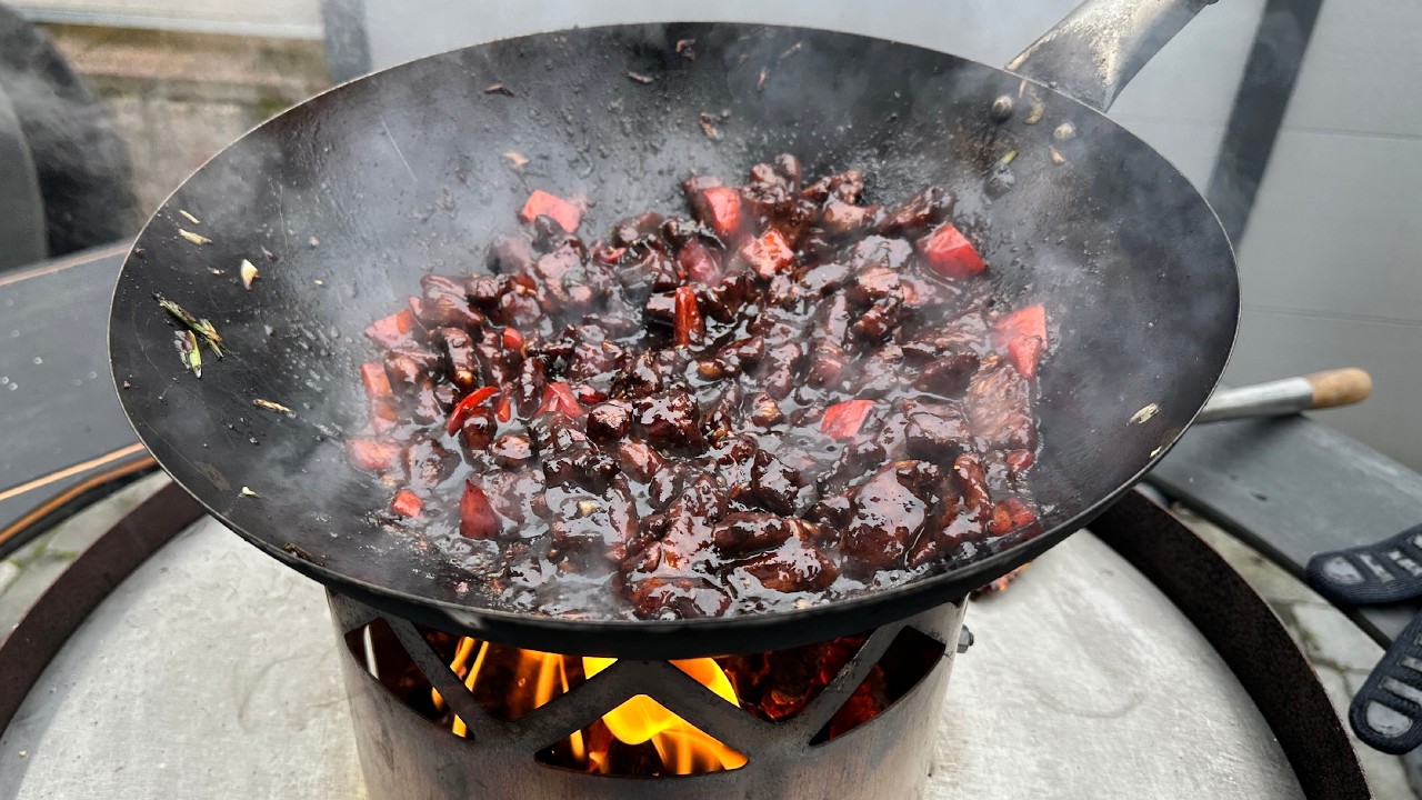 SCHWEINEFLEISCH SZECHUAN ART aus dem Wok - SZECHUAN PEPPER PORK
