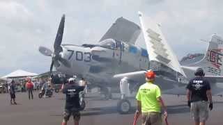 Douglas A-1 Skyraider startup at Sun n' Fun 2015