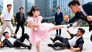 全集🌷抱著娃娃的軟萌丫頭，竟是隱藏武打高手！為救總裁一人打飛五個壯漢，總裁當場簽下她當專屬保鑣！#最新短劇全集 #熱門短劇 #逆襲 screenshot 3