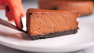 ... this chocolate cheesecake is rich, moist, dense and super
chocolatey; cake has everything you want in a classic chocol...