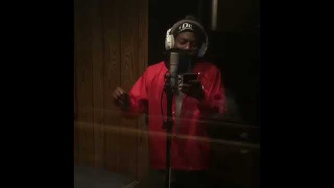 Isaiah rashad in studio