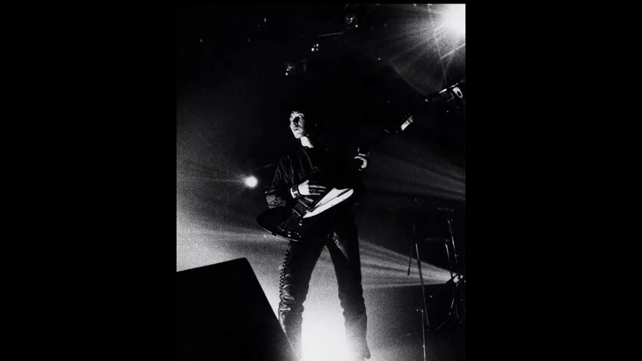 Les Rallizes Dénudés - Now is Forever 17/2/1993 - YouTube