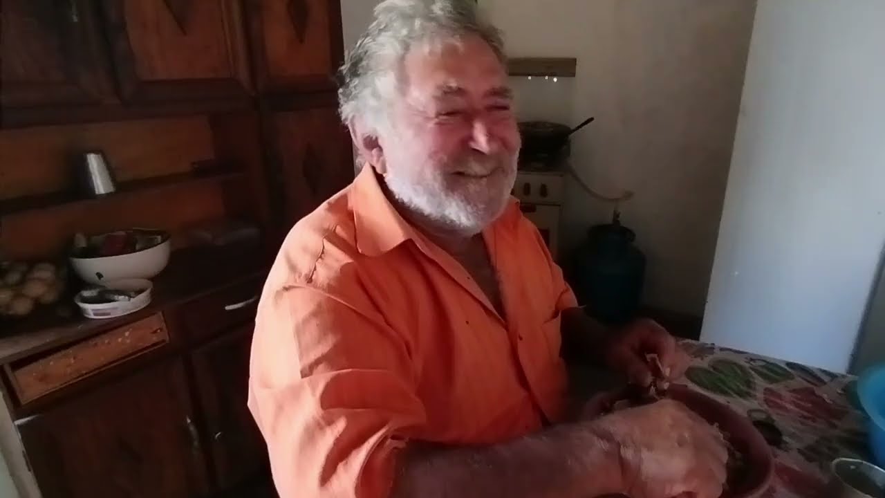 LUIZ ÂNGELO}  UM ALMOÇO E  UM POEMA 