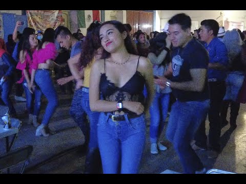 QUE RICO BAILA ESTA CHICA LA NIÑA DEL DEL TELÉFONO