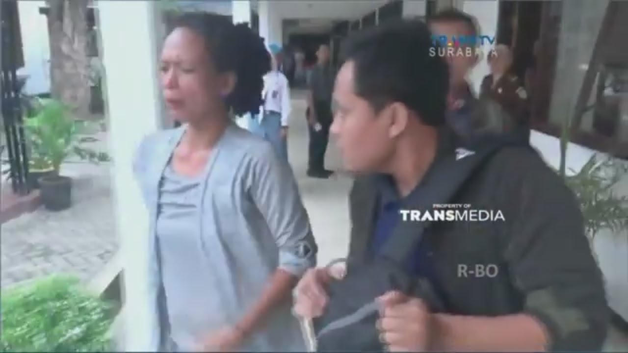 Sidang Pembunuhan Ricuh, Ibu Korban Histeris