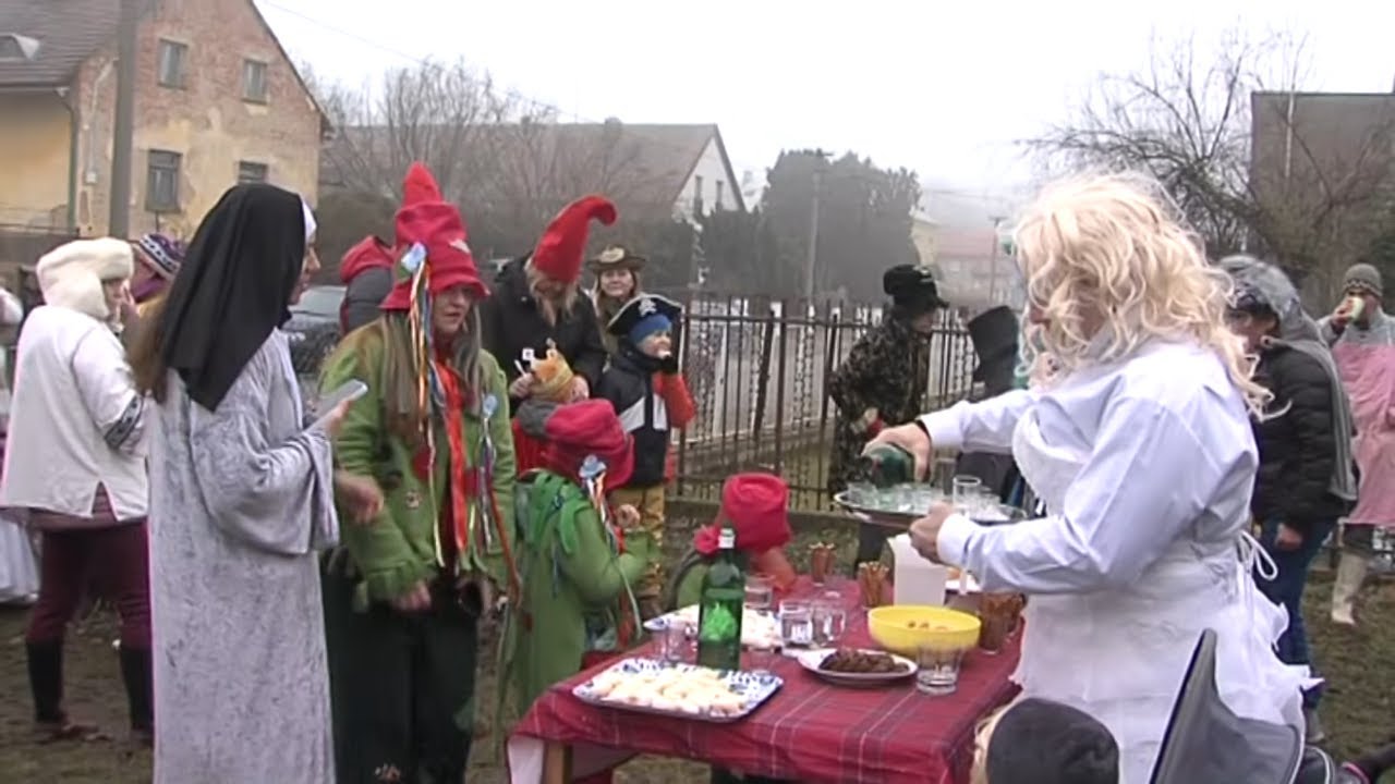 Masopust v Dobroslavicích: Ulice zaplnil rej masek a sousedské veselí 🎭 │ @TelevizeHlucinsko