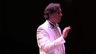 Maxim Kuzin conducts "Romance" from Sviridov's Snowstorm