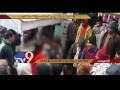 Girl thrashing 'Eve-Teaser' with slippers, Cong leader murder caught on camera