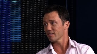Burn Notice Star Jeffrey Donovan On Jail Breaks, Death & Directing
