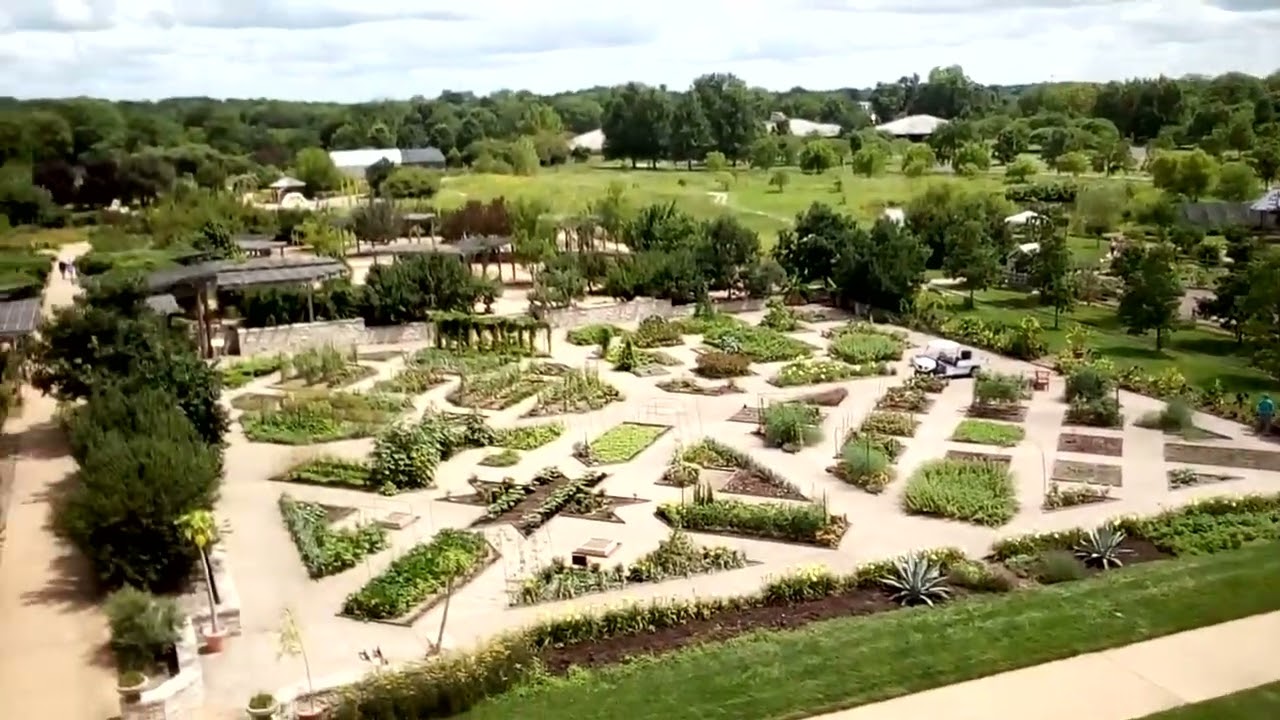 Powell Gardens Overlook 2021