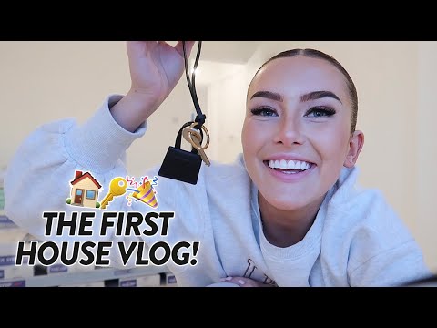 I BOUGHT A HOUSE!! picking up my keys & empty house tour EEK! | Hannah Renée