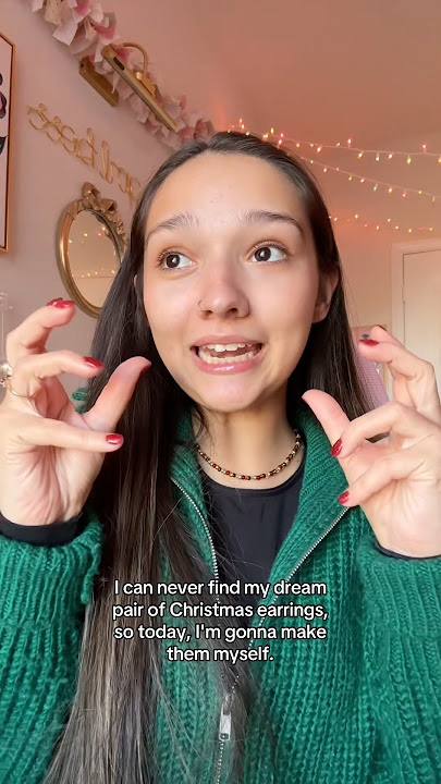 JINGLE BELL BOW EARRINGS!! 🎀🎄❤️💚