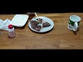 食レポ3点の男が人の誕プレを食う動画