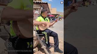 Batman İl Emniyet Müdürlüğü polisleri, Hasankeyfte enstrümanlarla 'Suzan Suzi' türküsünü seslendirdi