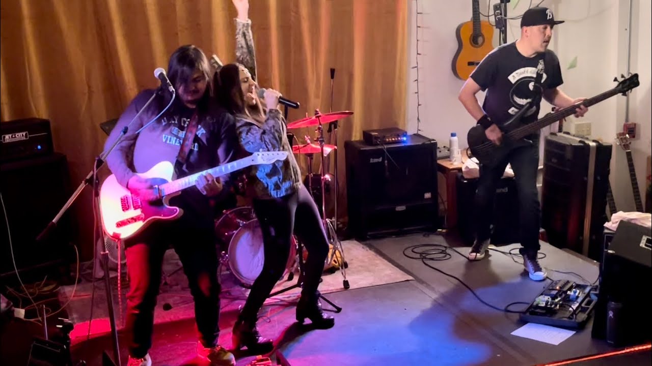 SourFlower- What I Like About You (live @ Boomerang Lounge)