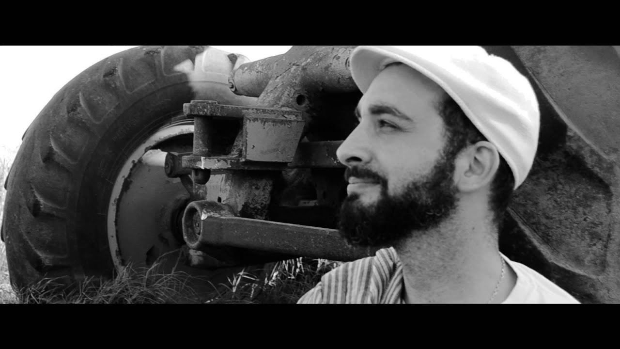 La Navidad De Luis - León Gieco (video)