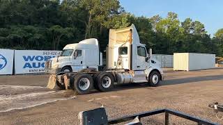2016 PETERBILT 579 DAY CAB ROAD TRACTOR-122901