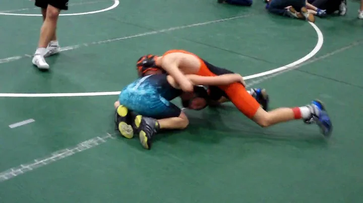 kale knaub and garret bucholtz wrestle