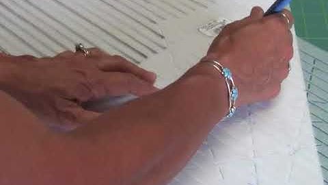 Week 43 of "A Grid Design Every Week"; How to mark a grid on your quilt