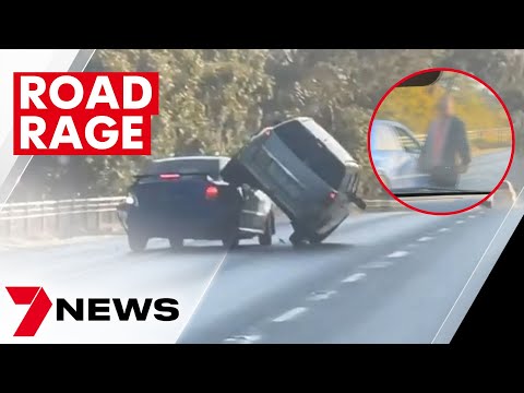 Shock end to a road rage showdown on the Princes Highway | 7NEWS