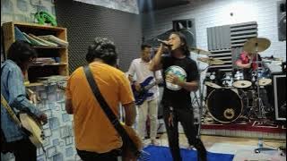 Exsist - Mencari Alasan ( Cover Dita Band)