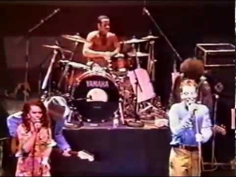 The B-52's - Private Idaho (with Kim Basinger)