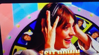 "He just hung up!!" Daisy Edgar Jones calls actor pals on Sit Down Stand Up. Reaction
