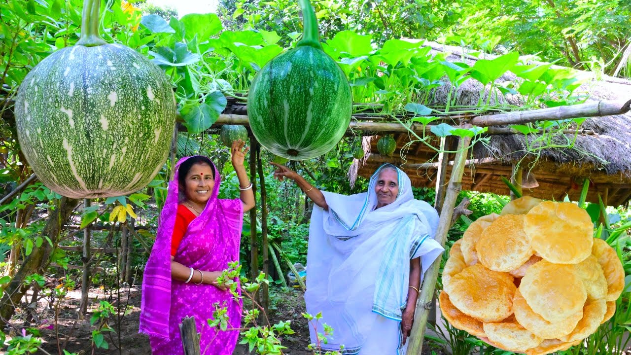 মহাসপ্তমীতে মা ঠাকুমার হাতে সকালের ফুলকো লুচি | Soptomi special luchi sobji recipe | villfood