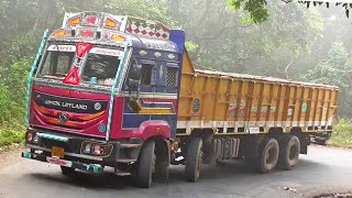 Giant TATA BS6 Truck 14 Wheeler with BAMBOO Load is Not Easy to Turn on ghat | Lorry Truck videos