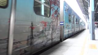 北上EMU610編組彩繪列車出臺中站.PP自強號停在2A月台