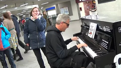 Girl Reacts in Astonishment To Her Piano Solo Make...